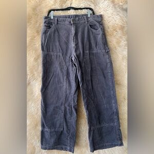 No Boundaries Men’s Corduroy Cargo Pants In Grey Color.